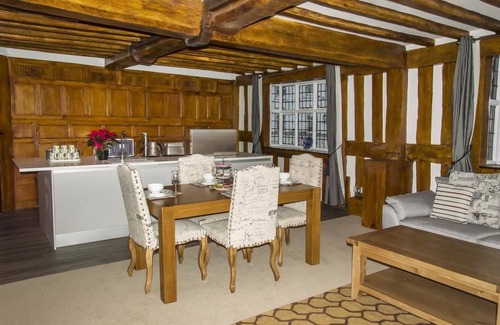 City Centre Apartamento | The Three Gables