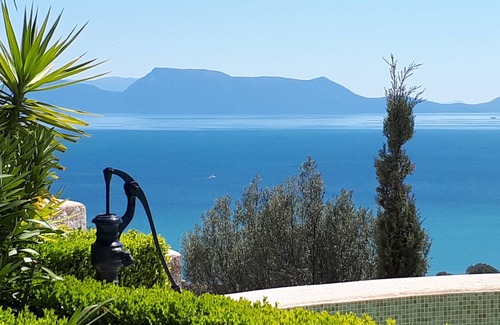 Katouna Villa | Retiro excepcional con piscina y fantásticas vistas al mar y las montañas.
