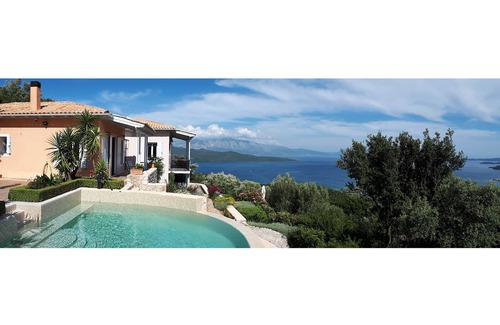 Katouna Villa | Retiro excepcional con piscina y fantásticas vistas al mar y las montañas.