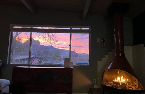 Uptown Sedona Apartamento | The Three Keys duplex