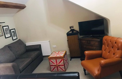Banbury Hotel | The Three Pigeons Inn