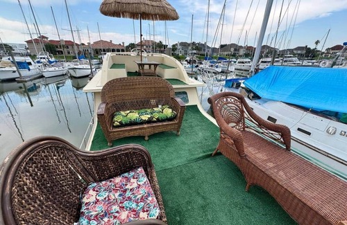 Clear Lake Shores Alquiler De Eote | The Tiki Treasure Boat