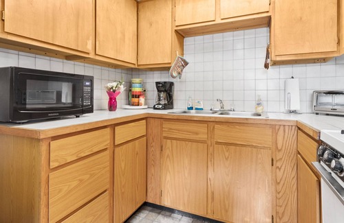 Raynolds Addition Apartamento | The Tingley Gardens B - An Irvie Home