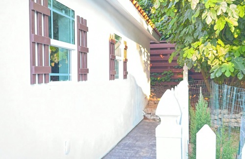 Rancho Palos Verdes Cabaña | The Tiny cottage in quite charming. Palos Verdes with AC, WiFi and washer/dryer