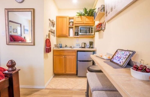 Thousand Oaks Casa | The Tiny Home in Thousand Oaks
