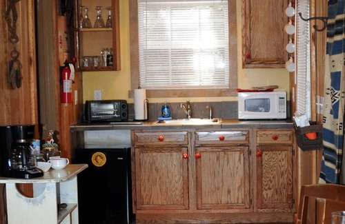 Sparta Casa | "The ToolShed" a Pet Friendly Cabin near Fall Creek Falls!, The Toolshed Hillside Cabin With a View