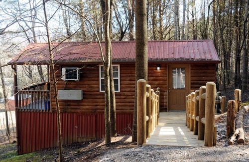 Sparta Casa | "The ToolShed" a Pet Friendly Cabin near Fall Creek Falls!, The Toolshed Hillside Cabin With a View