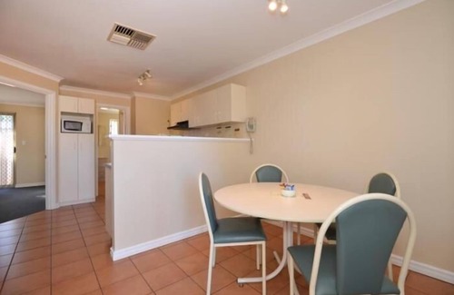Piccadilly Hotel | The Tower Hotel Kalgoorlie