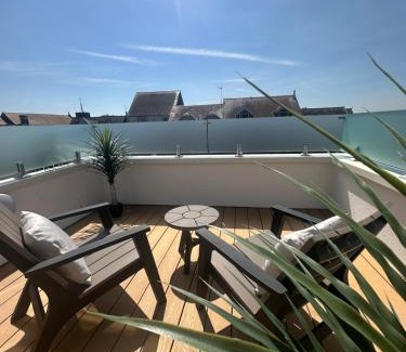 Tenby Hotel | The Town Crier, Tenby