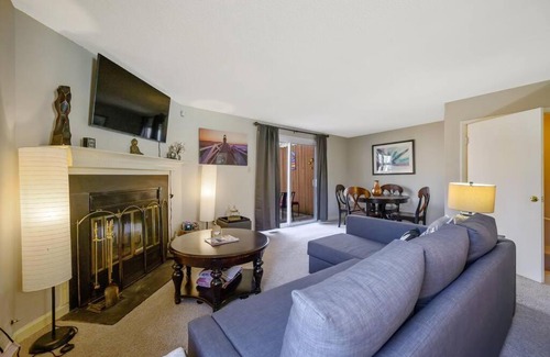 North Raleigh Casa | The Townhouse by the Creek! Relocation or Vacation
