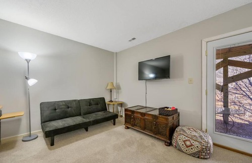 North Raleigh Casa | The Townhouse by the Creek! Relocation or Vacation