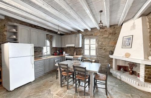 Koundouros Apartamento | The Traditional Stone Villa