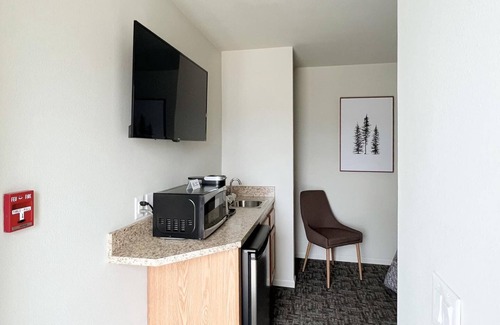 Melita Hotel | The Trail Inn - Melita, Manitoba - HWY 83/ HWY 3