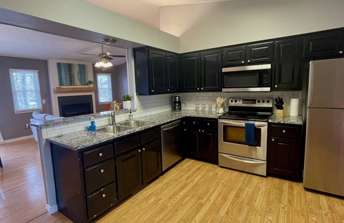 Bella Vista Casa | The Trailhouse. Your NWA adventure starts here!