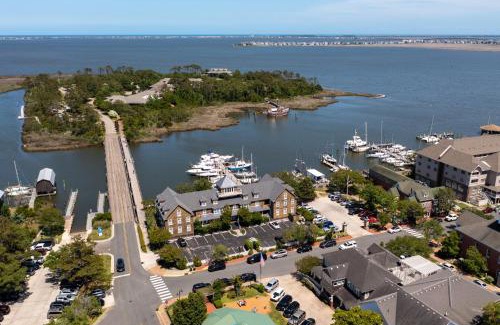 Historic Downtown Manteo Hotel | The Tranquil House Inn