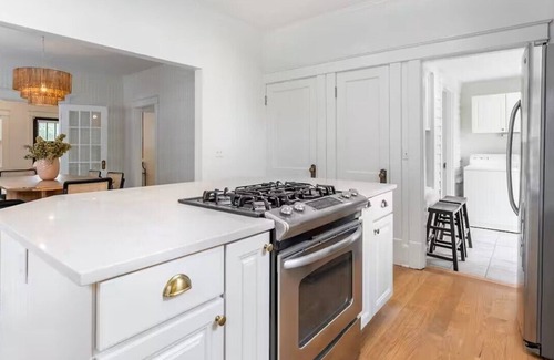 Historic Waverly Casa | The Traveler - Eclectic Style in Walkable Area