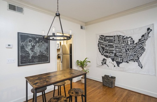 West End Casa | "The Traveller" 2bd Townhome off WEST END! 8 min ->DT!