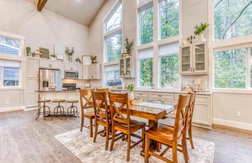 Welches Casa | The Tree Cabin, Pleasant Pines, & Cozy Casita