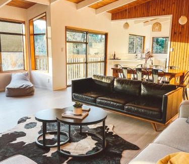 Whanganui Casa | The Treehouse - a home with stunning rural views