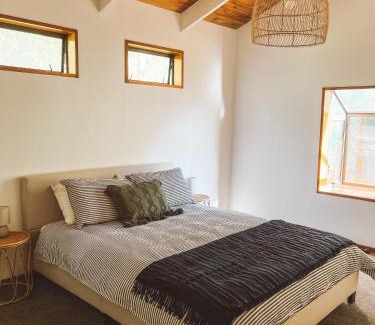 Whanganui Casa | The Treehouse - a home with stunning rural views
