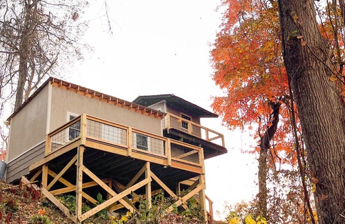 Jonesborough Cabina | The Treehouse at Feather Ridge Retreat