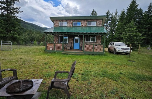 Clearwater Cabina | The Trophies Cabin- rural farm cabin..Relax, revive, have fun
