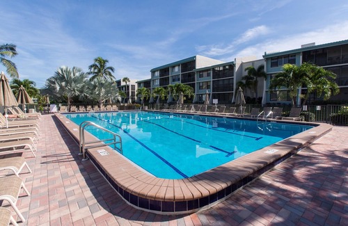 Sanibel Condominio | The Tropical Penthouse ... Nuestra casa familiar, techos abovedados, ver video, Wifi gratis