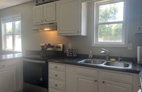 Westgate Casa | The Tucked Inn - Spacious 3BR Home with Huge Backyard Near Lejeune & Beaches