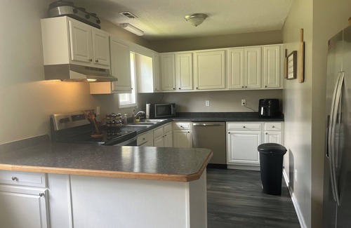 Westgate Casa | The Tucked Inn - Spacious 3BR Home with Huge Backyard Near Lejeune & Beaches