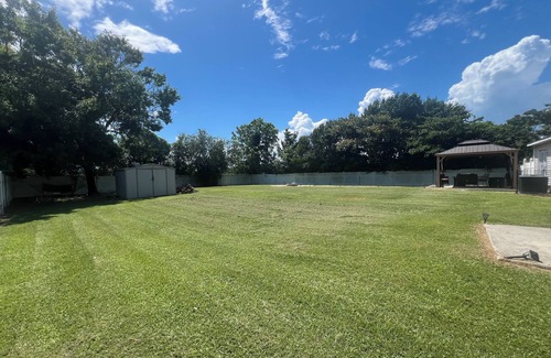 Westgate Casa | The Tucked Inn - Spacious 3BR Home with Huge Backyard Near Lejeune & Beaches