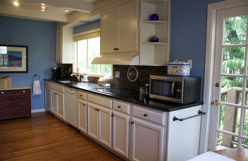 San Anselmo Casa | The Tudor Rose - A classy, comfortable getaway
