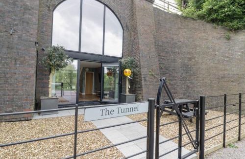 Thorpe Casa | The Tunnel at Bridge Lake Farm and Fishery