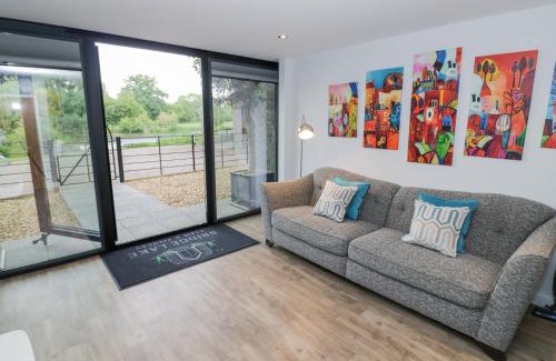 Thorpe Casa | The Tunnel at Bridge Lake Farm and Fishery