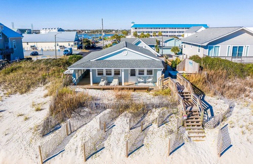 Surf City Cabaña | The Turtle's Nest- Oceanfront Cottage - Hot Tub - Dog Friendly