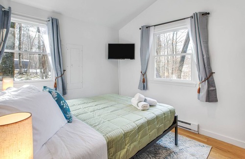 Tobyhanna Casa | The Twin trees House: Cozy, clean, family friendly~Great Location!