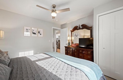 Hendersonville Casa | The Twisted Maple - Dogs Stay Free!