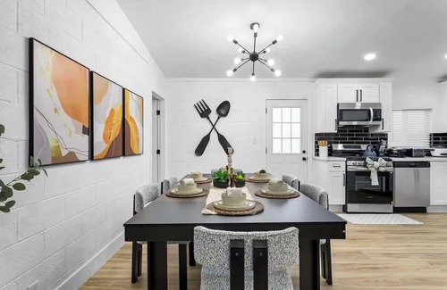 North Las Vegas Casa | The Ultimate 8BR Retreat in NLV w/ Pool Table Fun!