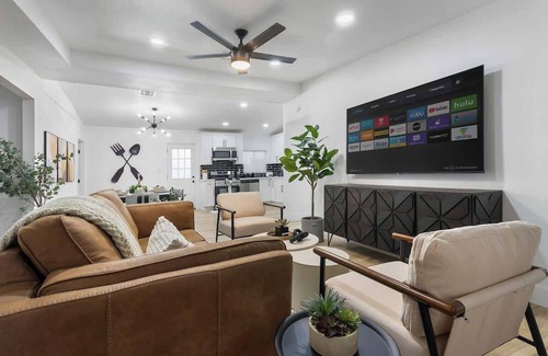 North Las Vegas Casa | The Ultimate 8BR Retreat in NLV w/ Pool Table Fun!