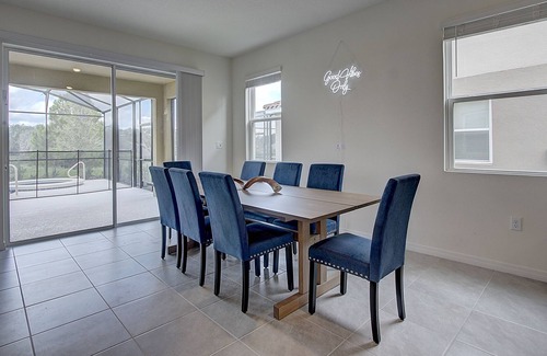 Loughman Casa | Cerca de Disney Luxury 6 BR Suites/Piscina/Jacuzzi