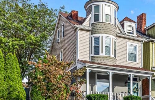 Pittsburgh Casa | The Ultimate Fan's Retreat 5BR near all the Action