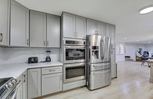 Spring Valley Casa | The Ultimate Getaway Pickleball, Pool & Gameroom - 10 mins from Strip
