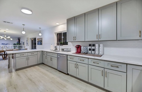 Spring Valley Casa | The Ultimate Getaway Pickleball, Pool & Gameroom - 10 mins from Strip
