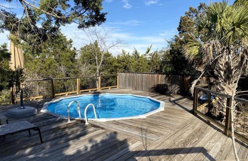 Wimberley Casa | The Ultimate Romantic Getaway: Charming Cabin with a Hot Tub in Wimberley, Texas