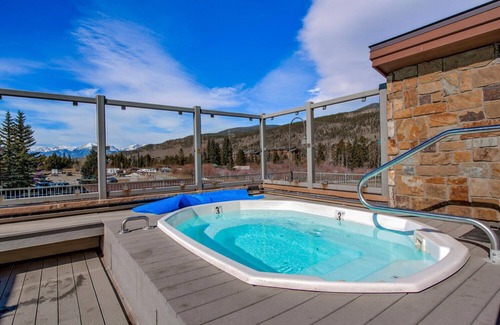 Mountain House Apartamento | The ultimate ski studio at Keystone! Upgraded with a premium king size bed.