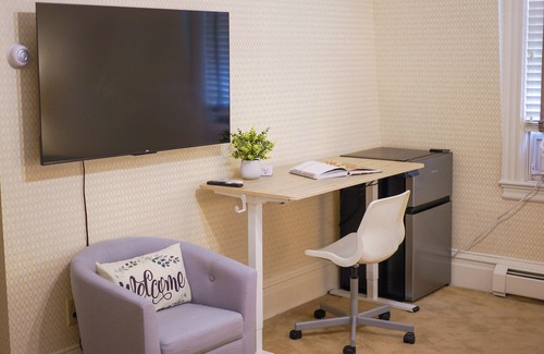 College Hill Apartamento | The Underwood-Hale House