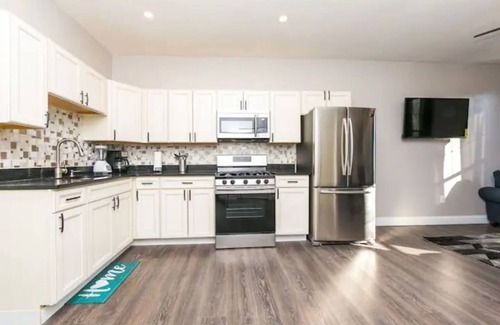Bushwick Apartamento | The Unique Home ,Classic & Comfortable Stay, The Ideal Vacation Home