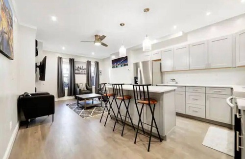 Bushwick Apartamento | The Unique Home ,Classic & Comfortable Stay, The Ideal Vacation Home