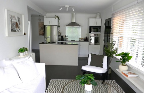 Herne Bay Casa | The Urban Haven - A serene city retreat, a lovely garden, close to trendy cafes.