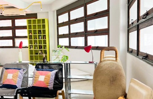 Khlong Toei Apartamento | The Urbanists BKK Entire Floor 4-6 people 4Beds 4Baths near Medpark Hospital , Queen Sirikit Convention hall , Benjakitti Park