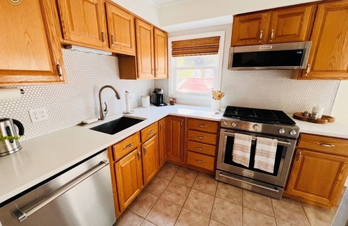 Arlington Heights Casa | The Vail/House/Hot Tub/Fire pit/Tesla charger/Garage